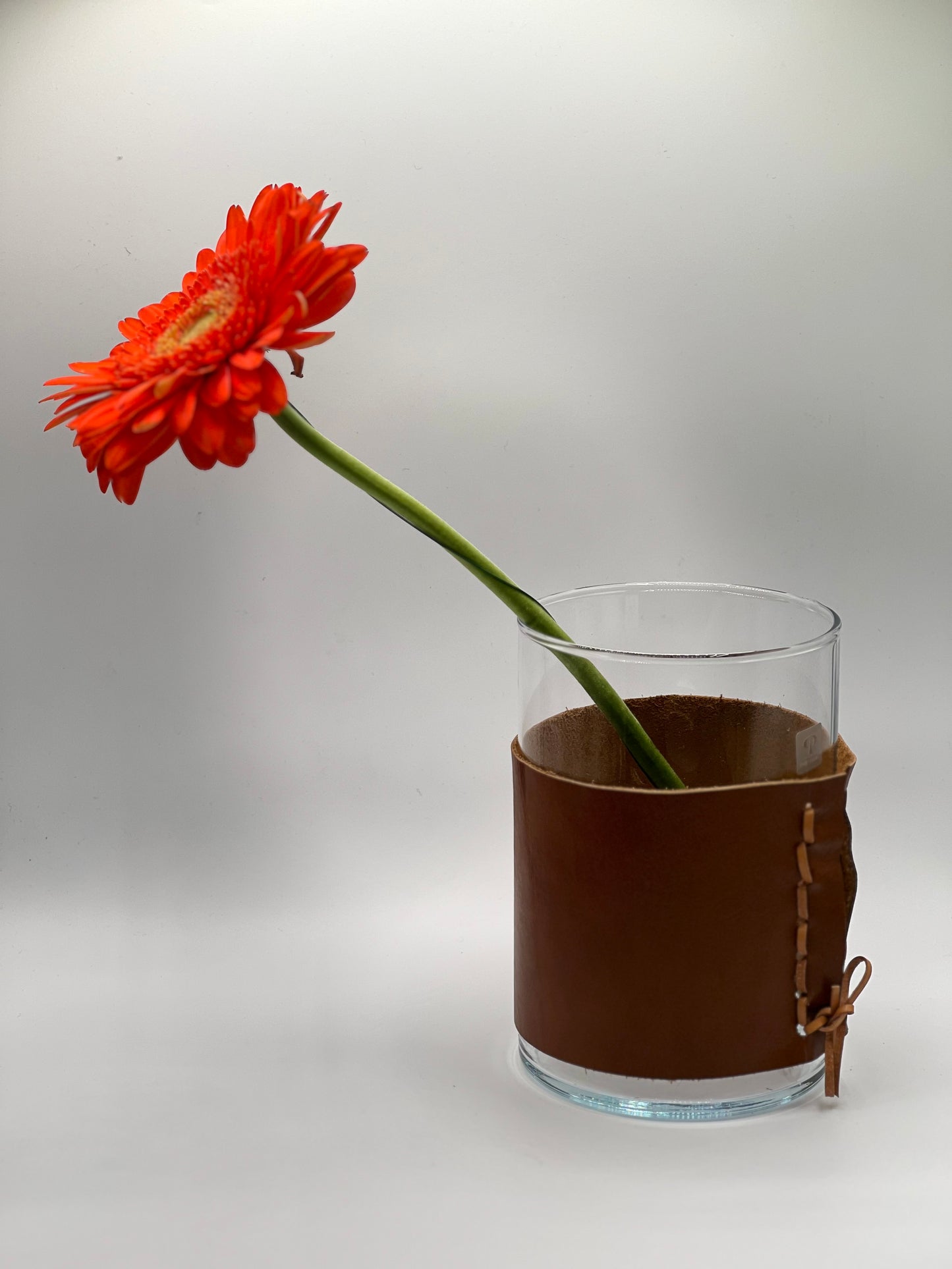 Vase mit Ledermanschette "Ursprung"